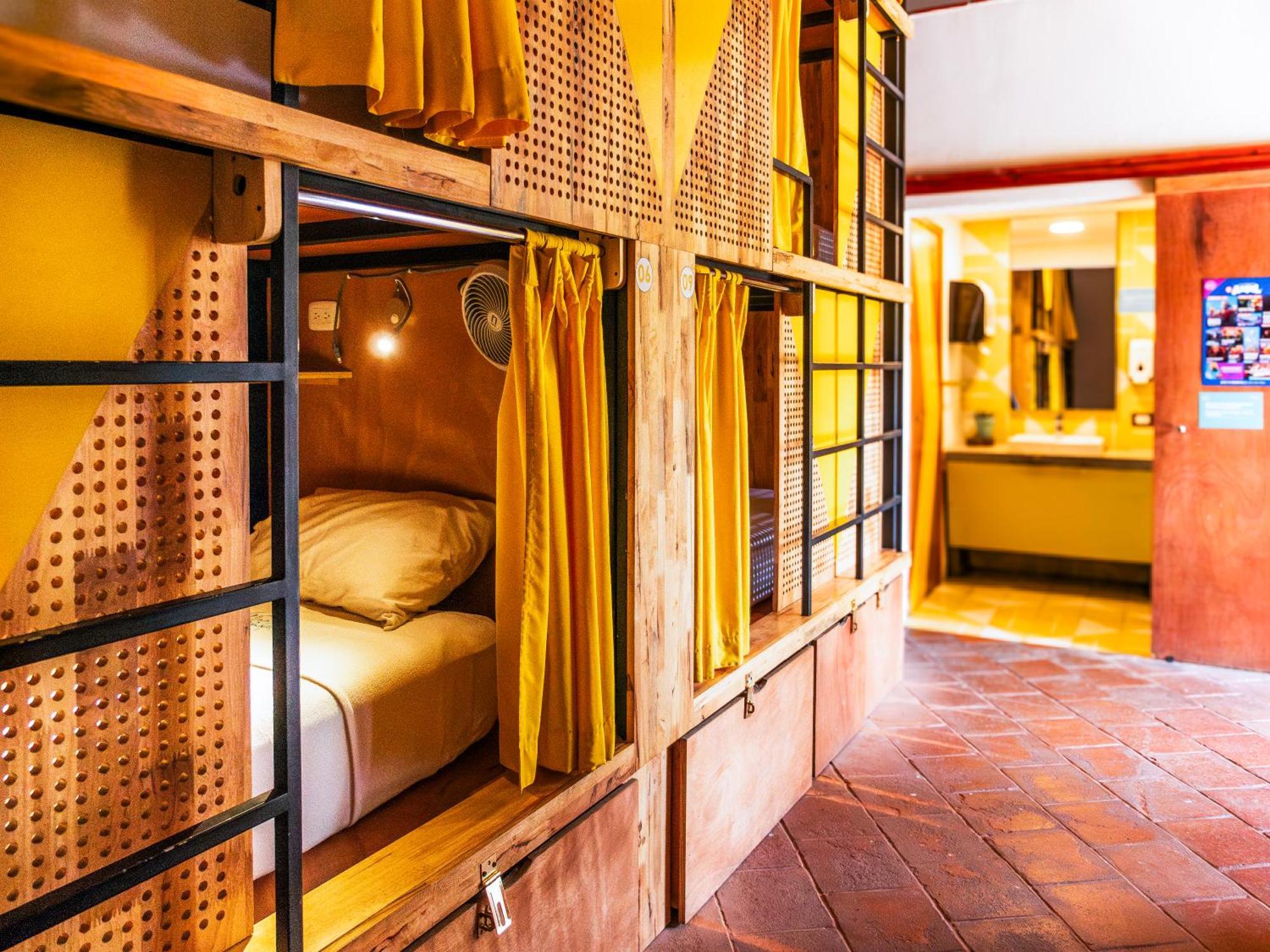 Hostal Adra Antigua
